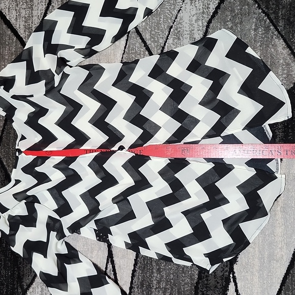 BUCKLE DAYTRIP SHEER STUDDED CHEVRON OPEN SLIT BACK BLOUSE SMALL - Picture 12 of 16